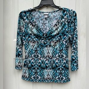 Jaclyn Smith Blue/Black Top